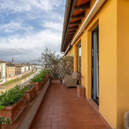 Luxury Ponte Vecchio Penthouse דירה *