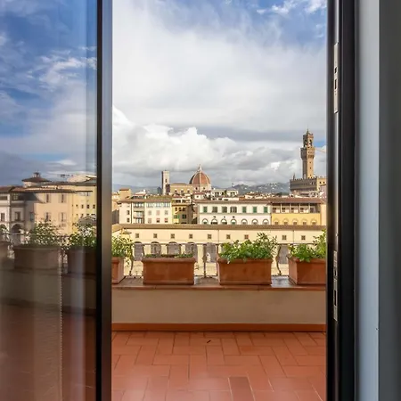 Luxury Ponte Vecchio Penthouse דירה *